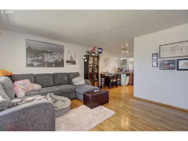 406 N MORRISON Rd Ne, Vancouver, WA 98664