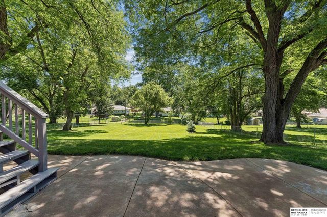 2205 S 90th Street, Omaha, NE 68124