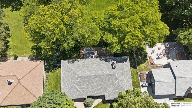 2205 S 90th Street, Omaha, NE 68124