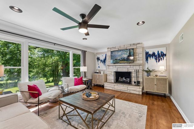 2205 S 90th Street, Omaha, NE 68124