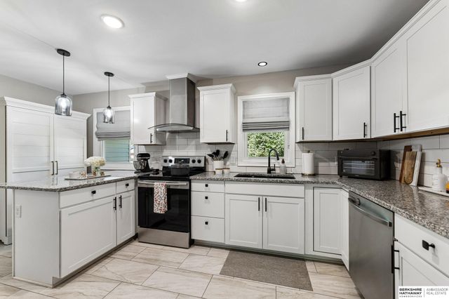 2205 S 90th Street, Omaha, NE 68124