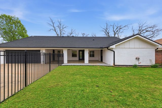 1613 Glasgow Drive, Arlington, TX 76015