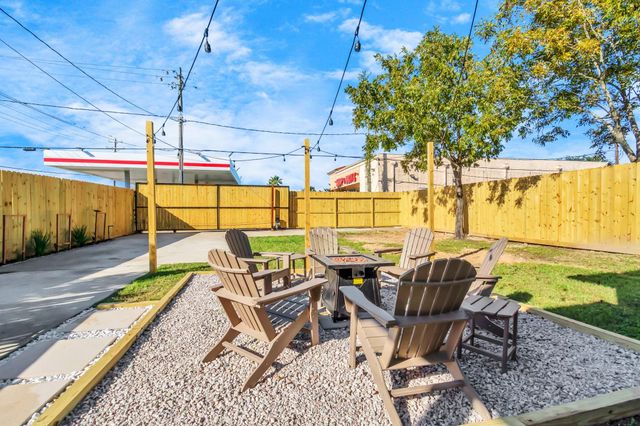 5322 Avenue K, Galveston, TX 77551