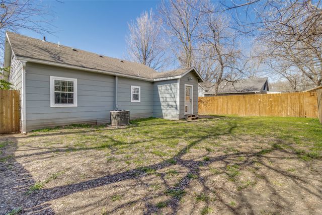 1110 Chestnut Street, Bonham, TX 75418