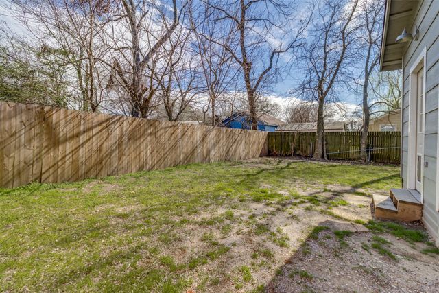 1110 Chestnut Street, Bonham, TX 75418