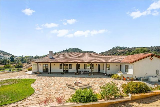 21977 Paseo Chico, Murrieta, CA 92562