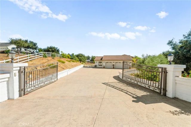 21977 Paseo Chico, Murrieta, CA 92562