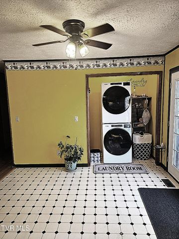 165 Sun Valley Street, Cedar Bluff, VA 24609