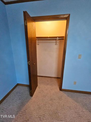 165 Sun Valley Street, Cedar Bluff, VA 24609