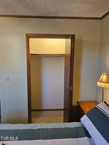 165 Sun Valley Street, Cedar Bluff, VA 24609