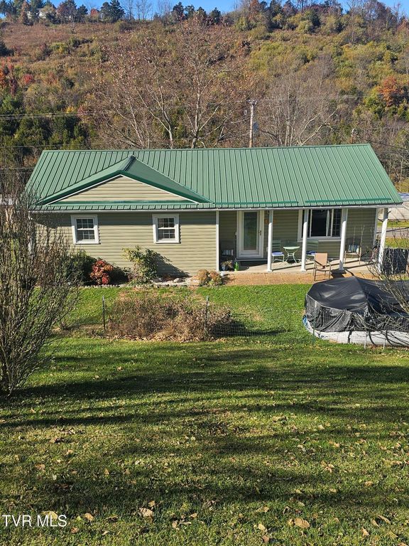 165 Sun Valley Street, Cedar Bluff, VA 24609