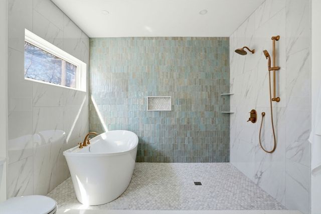 26 Old Pottery Ln, Norwell, MA 02061
