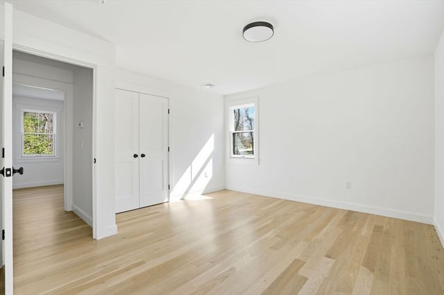 26 Old Pottery Ln, Norwell, MA 02061