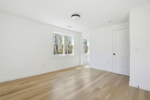 26 Old Pottery Ln, Norwell, MA 02061