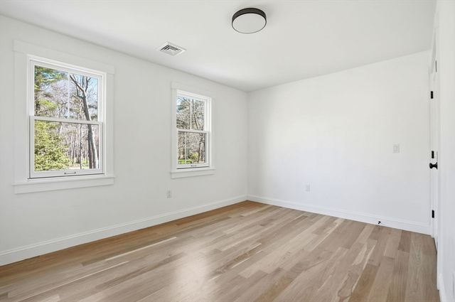 26 Old Pottery Ln, Norwell, MA 02061
