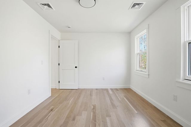 26 Old Pottery Ln, Norwell, MA 02061