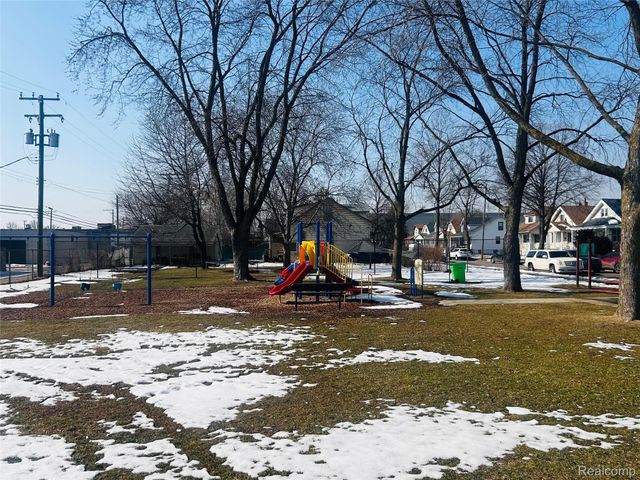 8727 Gary Street, Dearborn, MI 48126