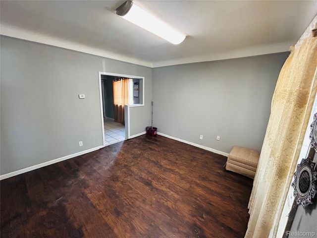 8727 Gary Street, Dearborn, MI 48126