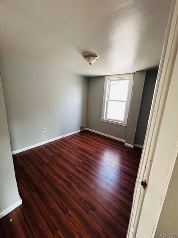 8727 Gary Street, Dearborn, MI 48126