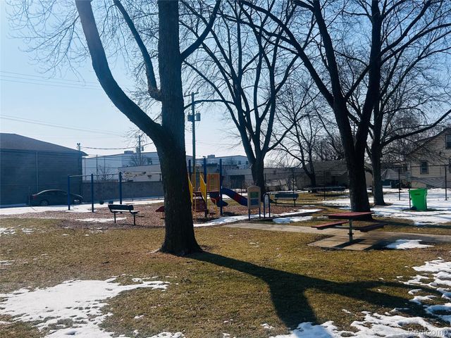 8727 Gary Street, Dearborn, MI 48126