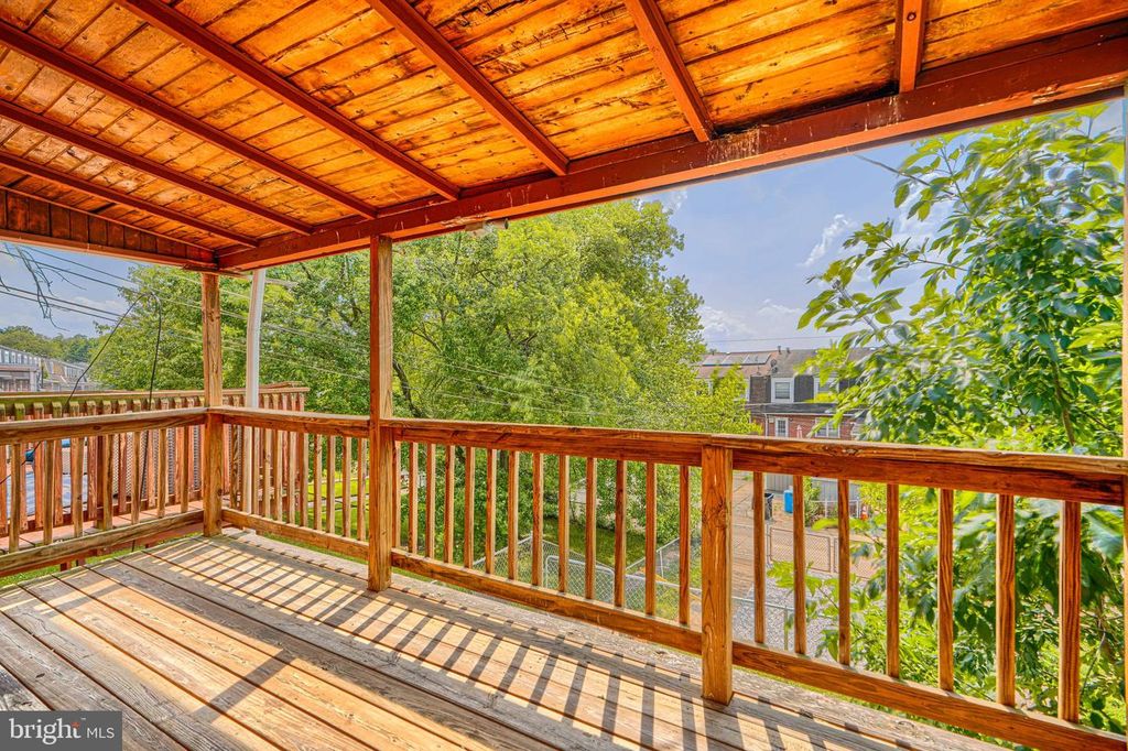 Image 15 of property listing at 6190 RADECKE AVE, Baltimore, MD 21206