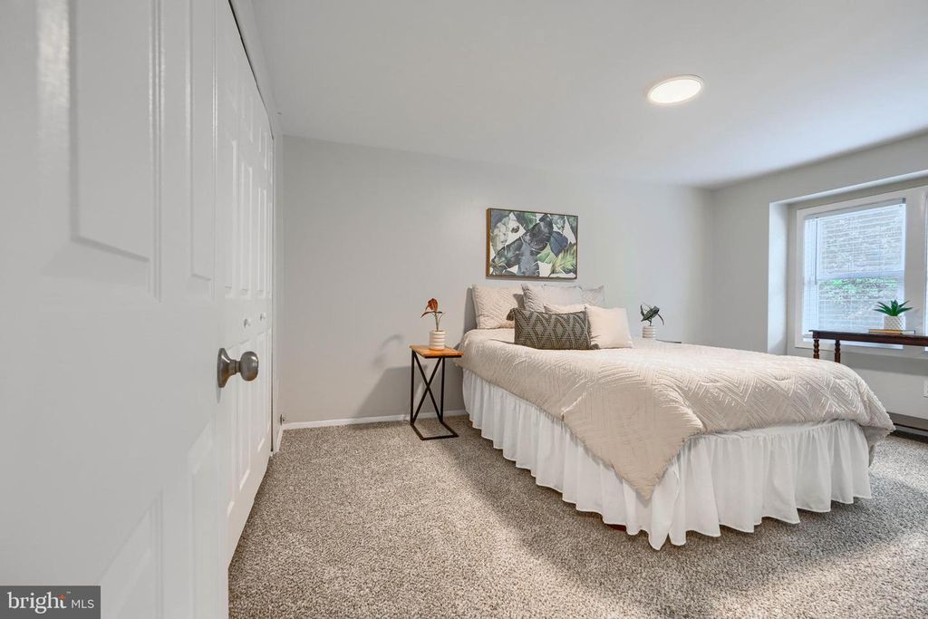 Image 16 of property listing at 6190 RADECKE AVE, Baltimore, MD 21206