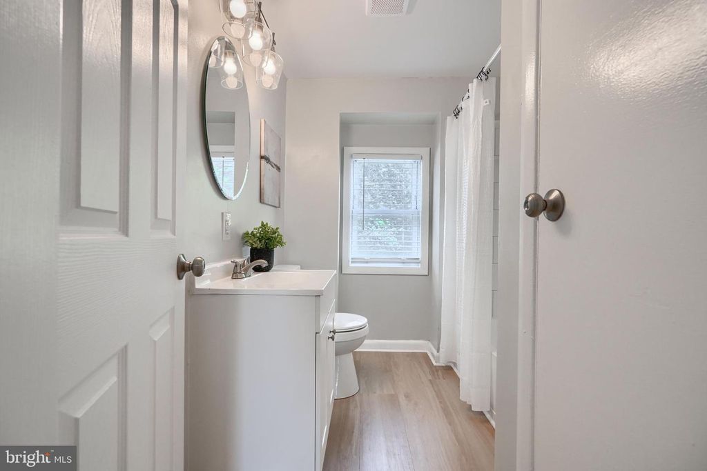 Image 20 of property listing at 6190 RADECKE AVE, Baltimore, MD 21206