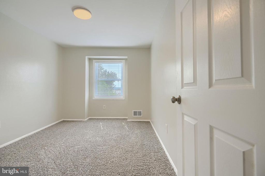 Image 24 of property listing at 6190 RADECKE AVE, Baltimore, MD 21206