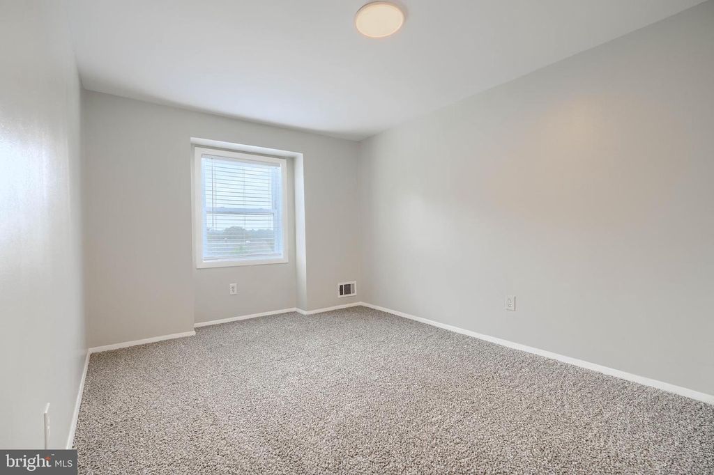 Image 27 of property listing at 6190 RADECKE AVE, Baltimore, MD 21206