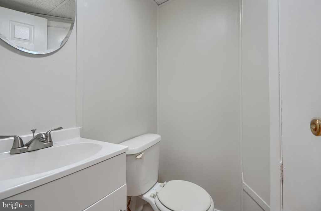 Image 29 of property listing at 6190 RADECKE AVE, Baltimore, MD 21206