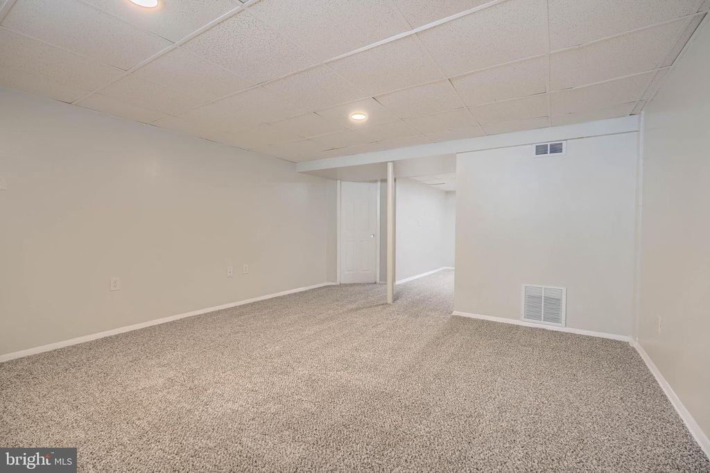 Image 31 of property listing at 6190 RADECKE AVE, Baltimore, MD 21206