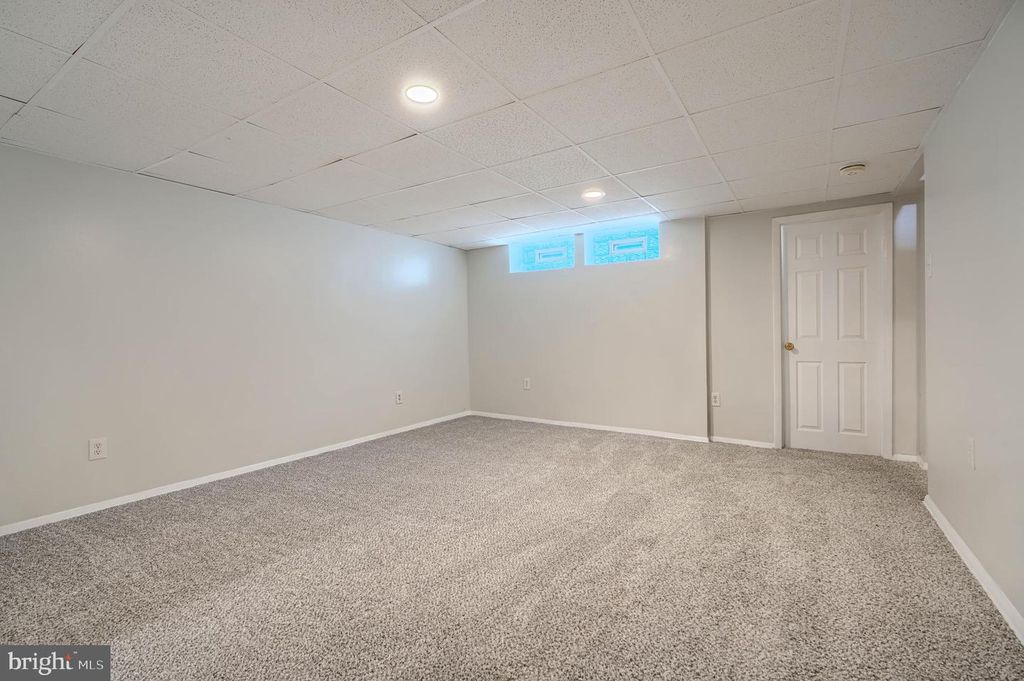 Image 32 of property listing at 6190 RADECKE AVE, Baltimore, MD 21206