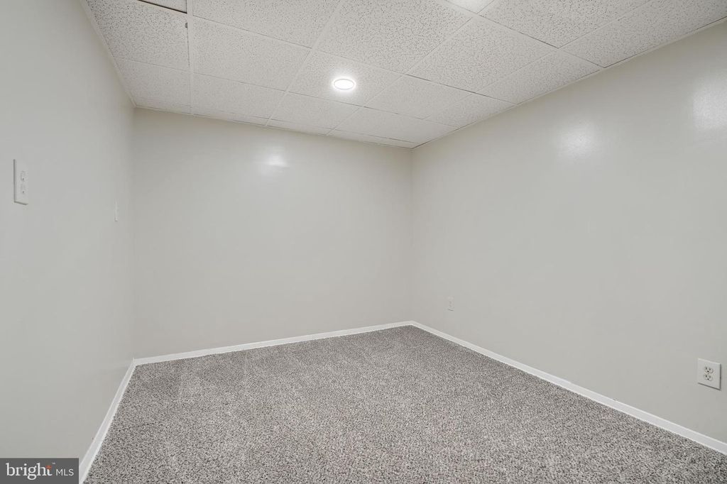 Image 33 of property listing at 6190 RADECKE AVE, Baltimore, MD 21206