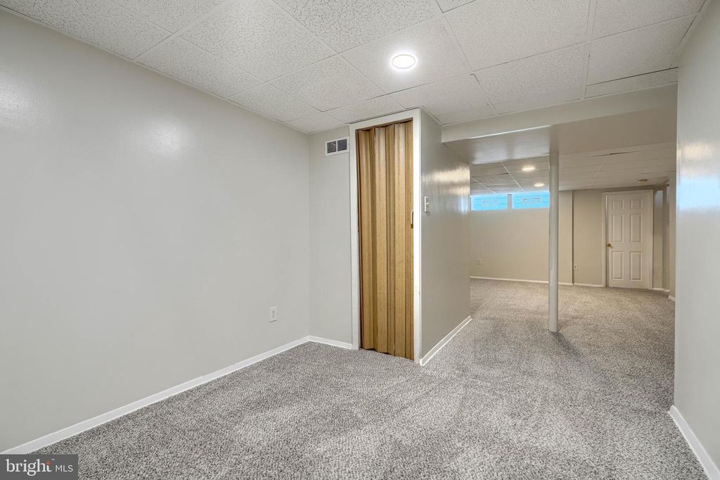 Image 34 of property listing at 6190 RADECKE AVE, Baltimore, MD 21206