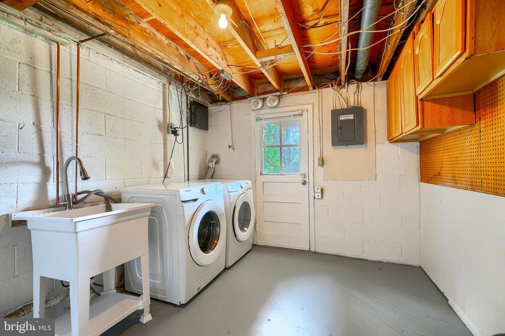 Image 35 of property listing at 6190 RADECKE AVE, Baltimore, MD 21206