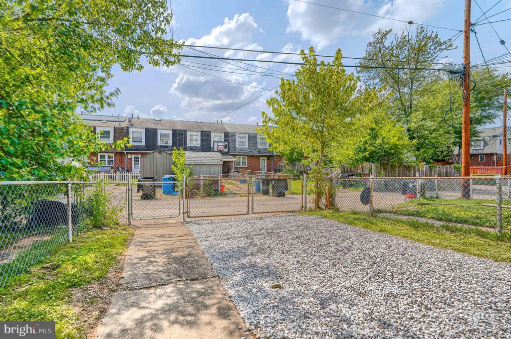 Image 38 of property listing at 6190 RADECKE AVE, Baltimore, MD 21206