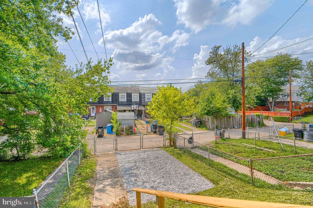 Image 39 of property listing at 6190 RADECKE AVE, Baltimore, MD 21206