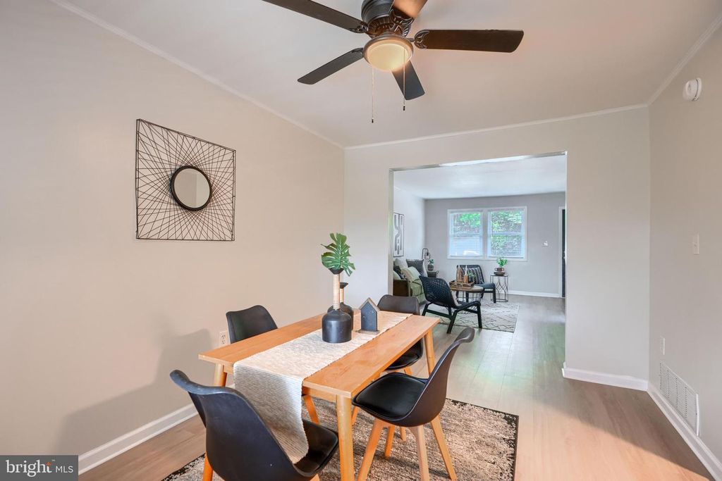 Image 8 of property listing at 6190 RADECKE AVE, Baltimore, MD 21206