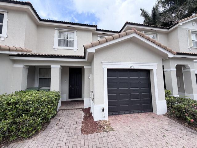 933 NE 42nd Avenue, Homestead, FL 33033