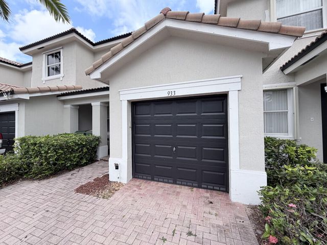 933 NE 42nd Avenue, Homestead, FL 33033