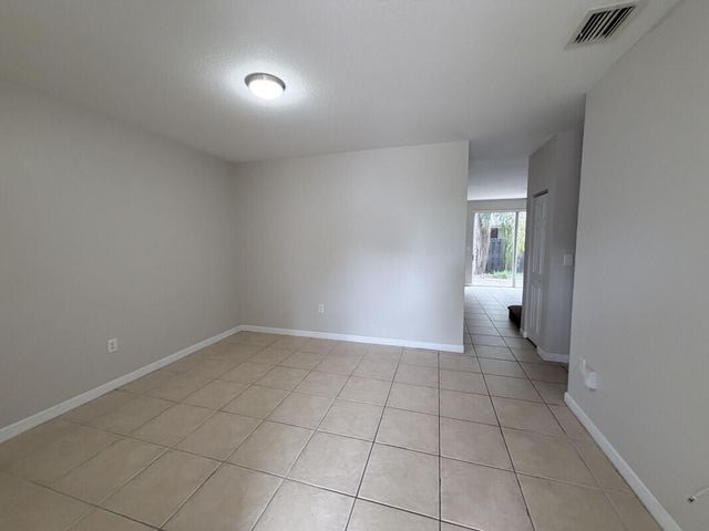 933 NE 42nd Avenue, Homestead, FL 33033