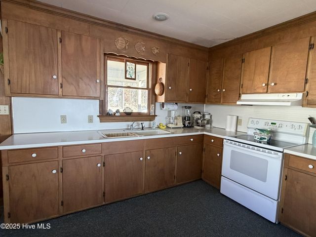 991 Pinecrest Road, Bath, NC 27808