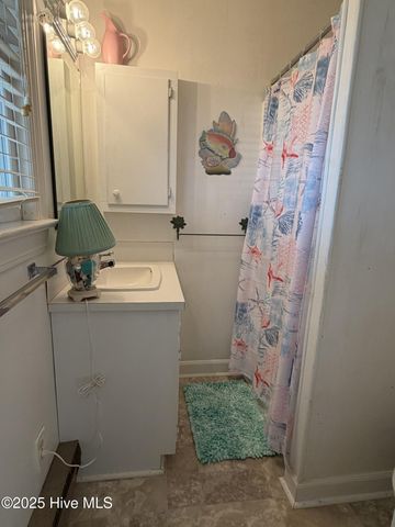 991 Pinecrest Road, Bath, NC 27808