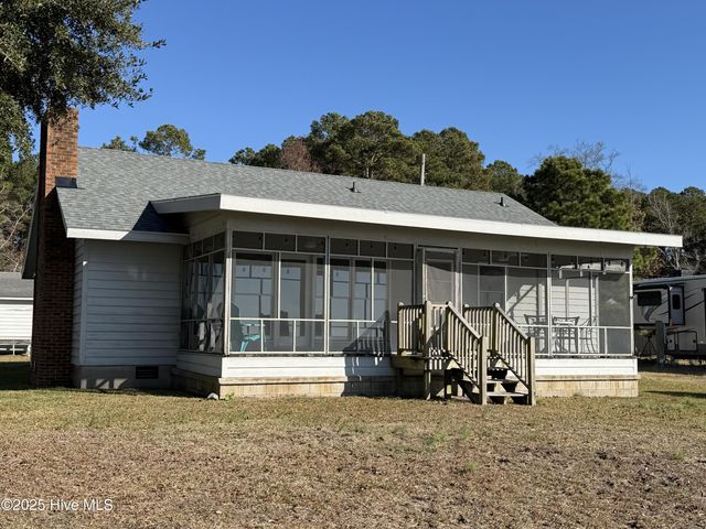 991 Pinecrest Road, Bath, NC 27808