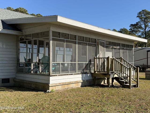 991 Pinecrest Road, Bath, NC 27808