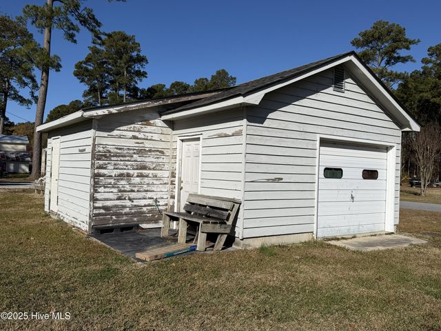 991 Pinecrest Road, Bath, NC 27808