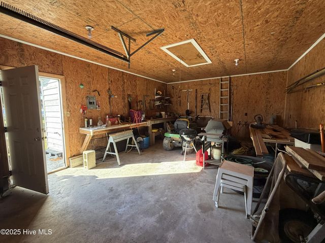 991 Pinecrest Road, Bath, NC 27808