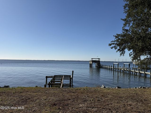 991 Pinecrest Road, Bath, NC 27808