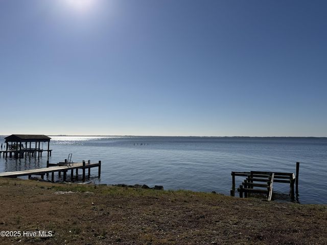 991 Pinecrest Road, Bath, NC 27808