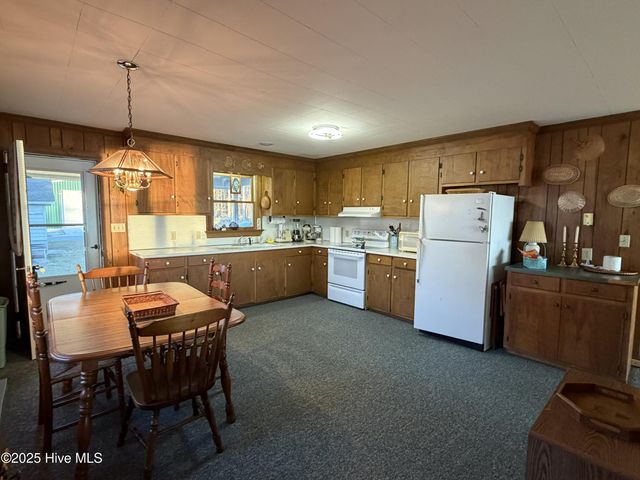 991 Pinecrest Road, Bath, NC 27808